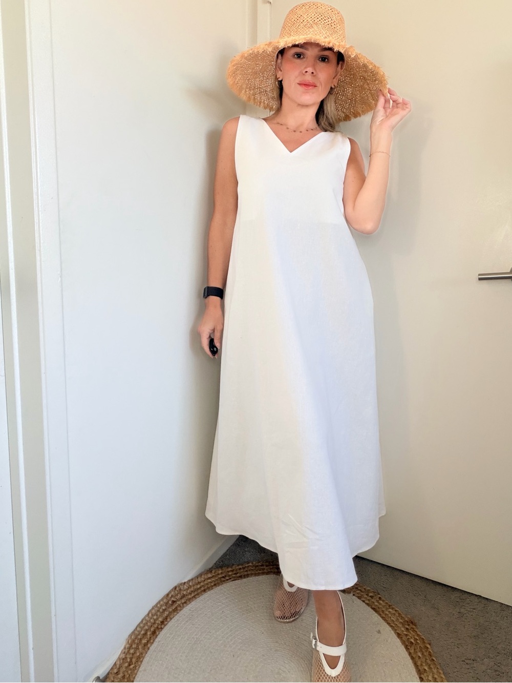 Almina Concept Sleeveless V-Neck Maxi Dress in White